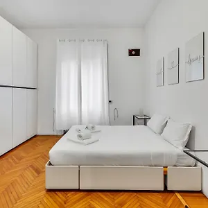 Pacini - Affitti Brevi Italia , Milano Italia